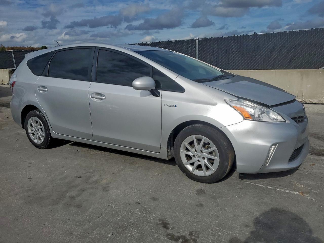 2012 TOYOTA PRIUS V
