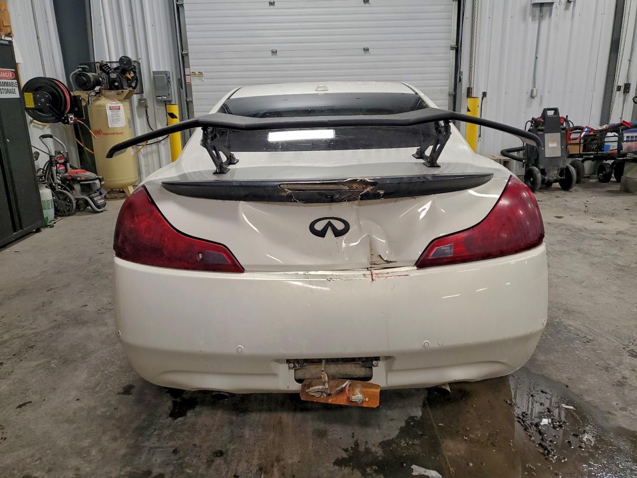 2011 INFINITI G37