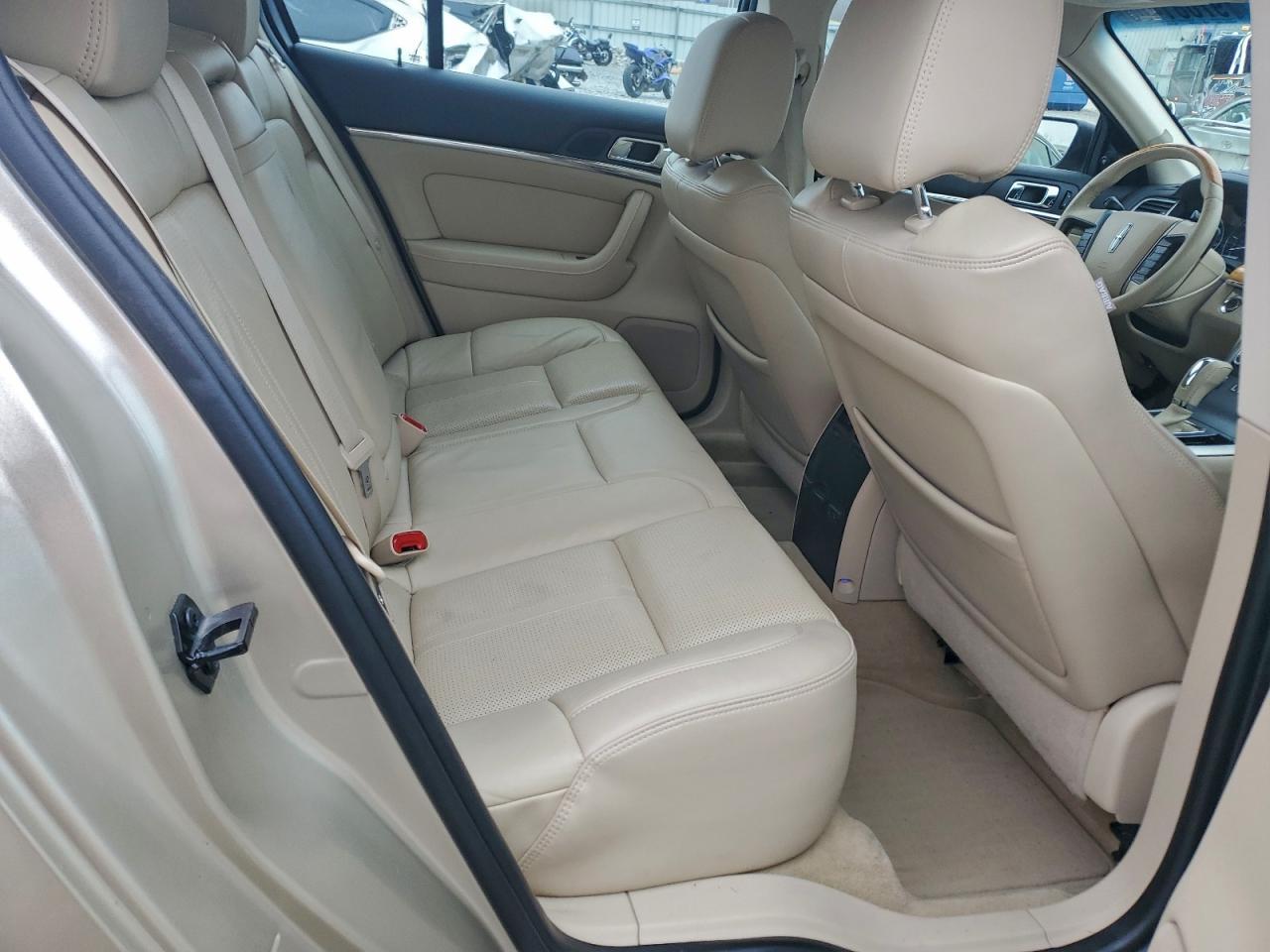 2011 LINCOLN MKS