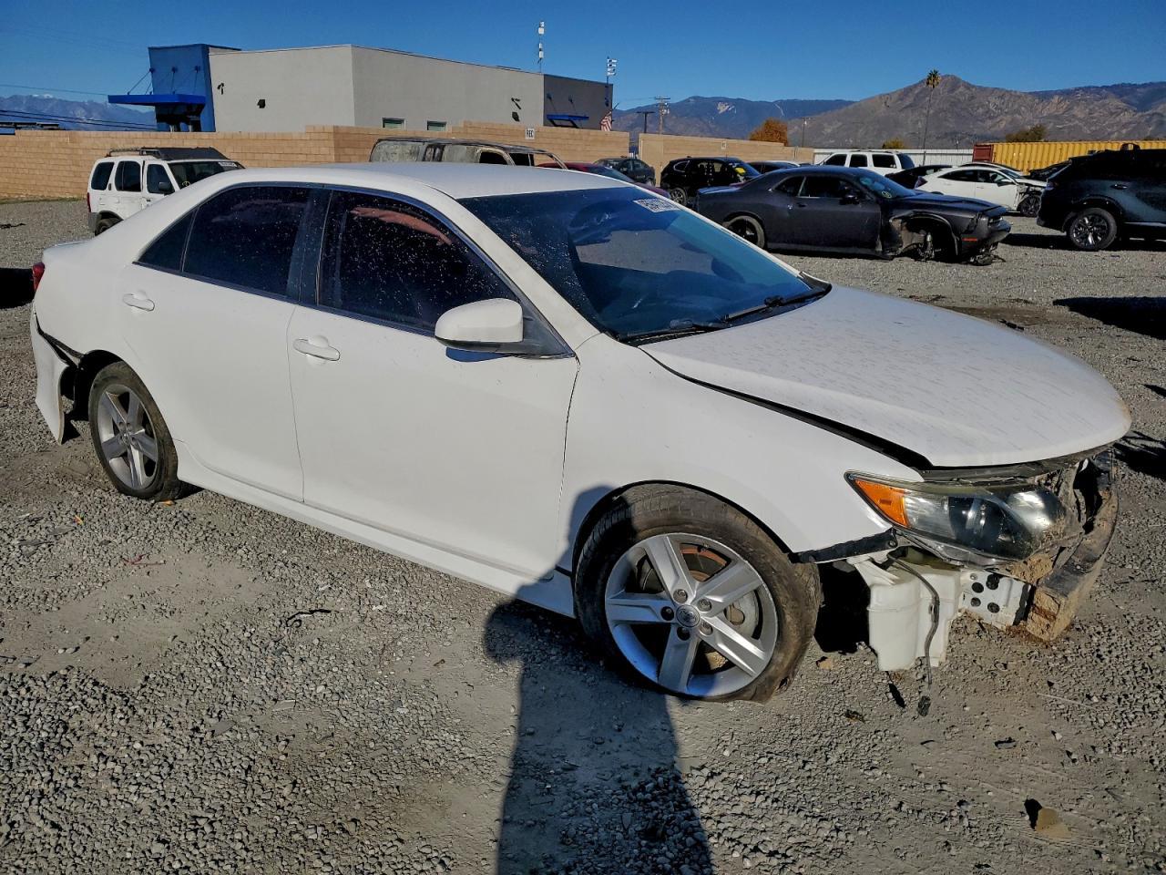 2014 TOYOTA CAMRY