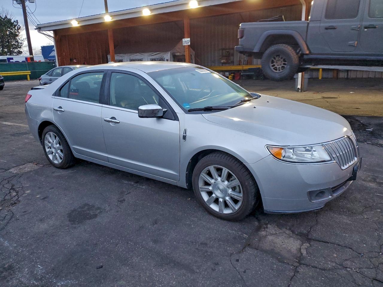 2010 LINCOLN MKZ