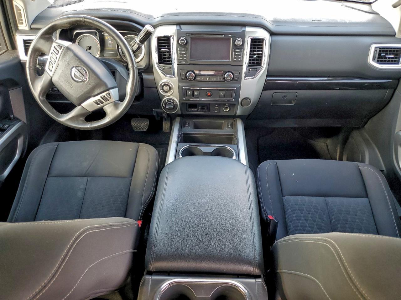 2017 NISSAN Titan