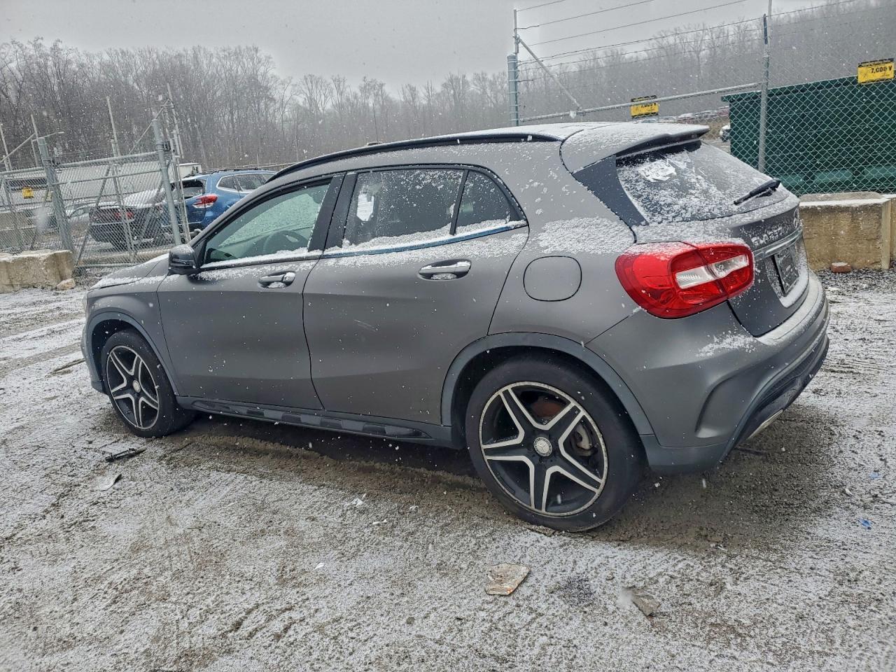 2016 MERCEDES-BENZ GLA-Class