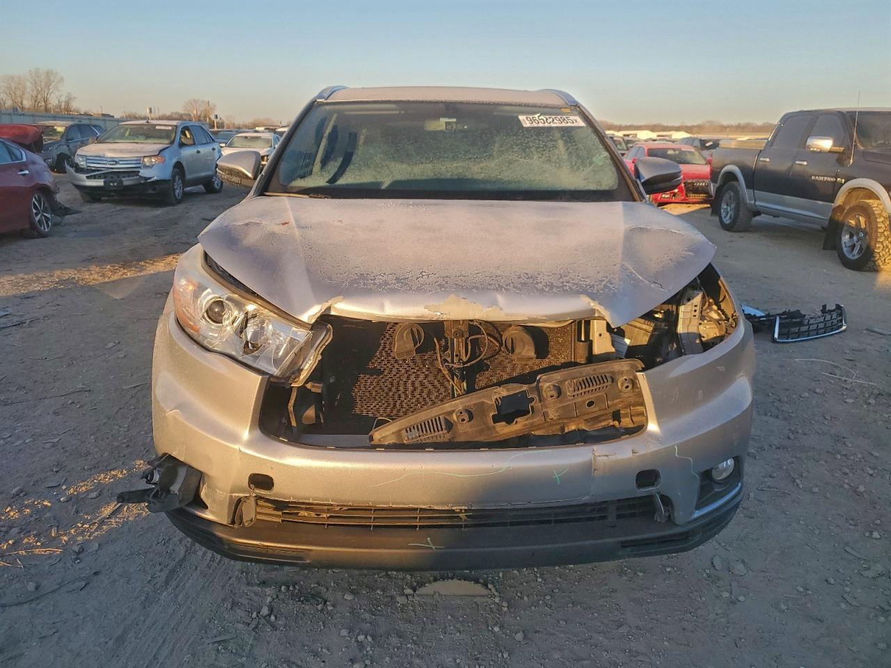 2016 TOYOTA HIGHLANDER