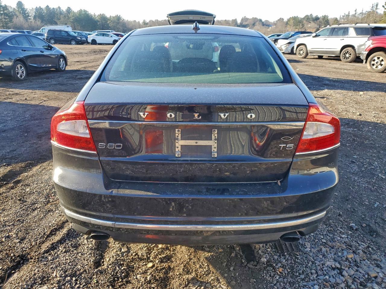 2015 VOLVO S80