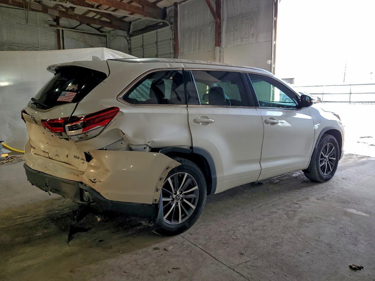 2017 TOYOTA HIGHLANDER