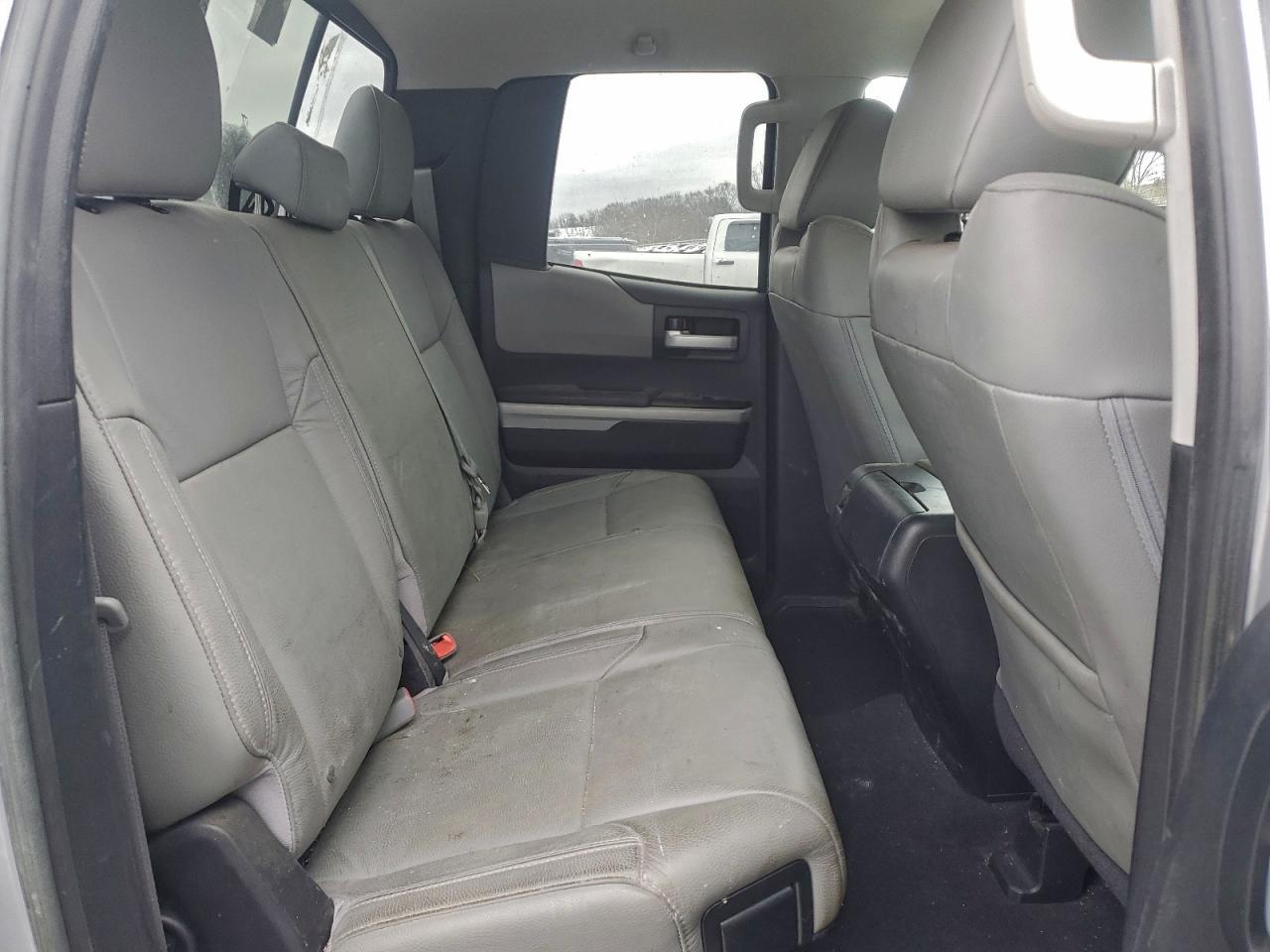2016 TOYOTA TUNDRA