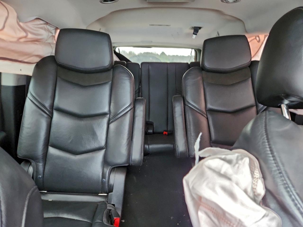 2017 CADILLAC Escalade ESV