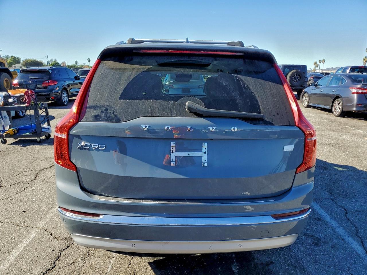 2022 VOLVO XC90