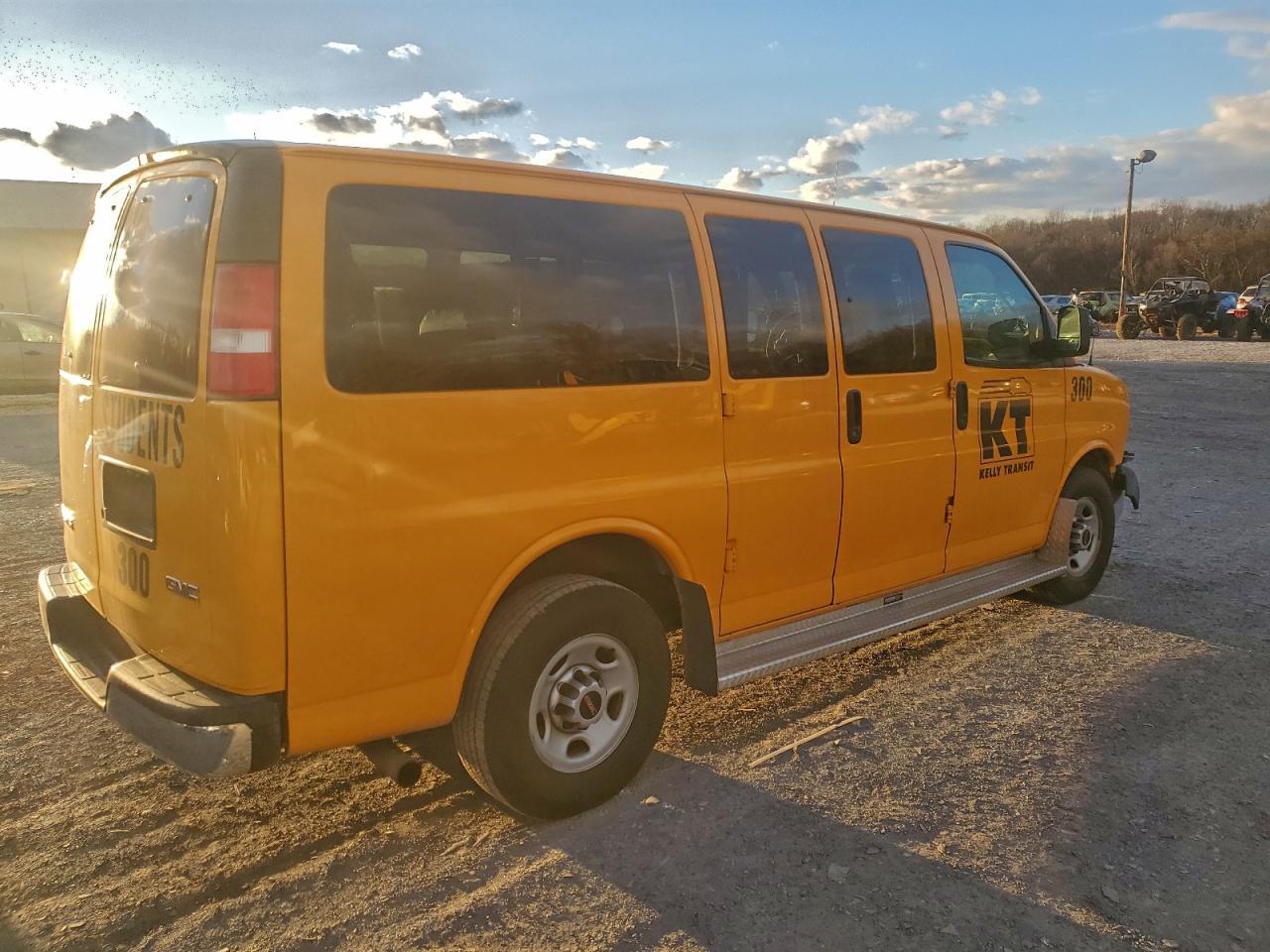 2017 GMC Savana