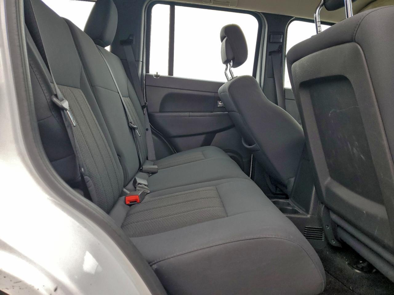 2012 JEEP Liberty