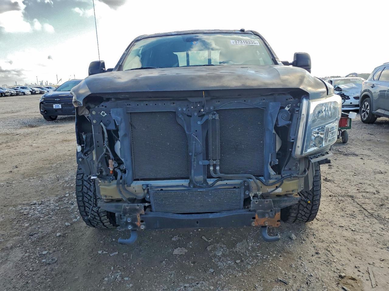 2017 NISSAN Titan