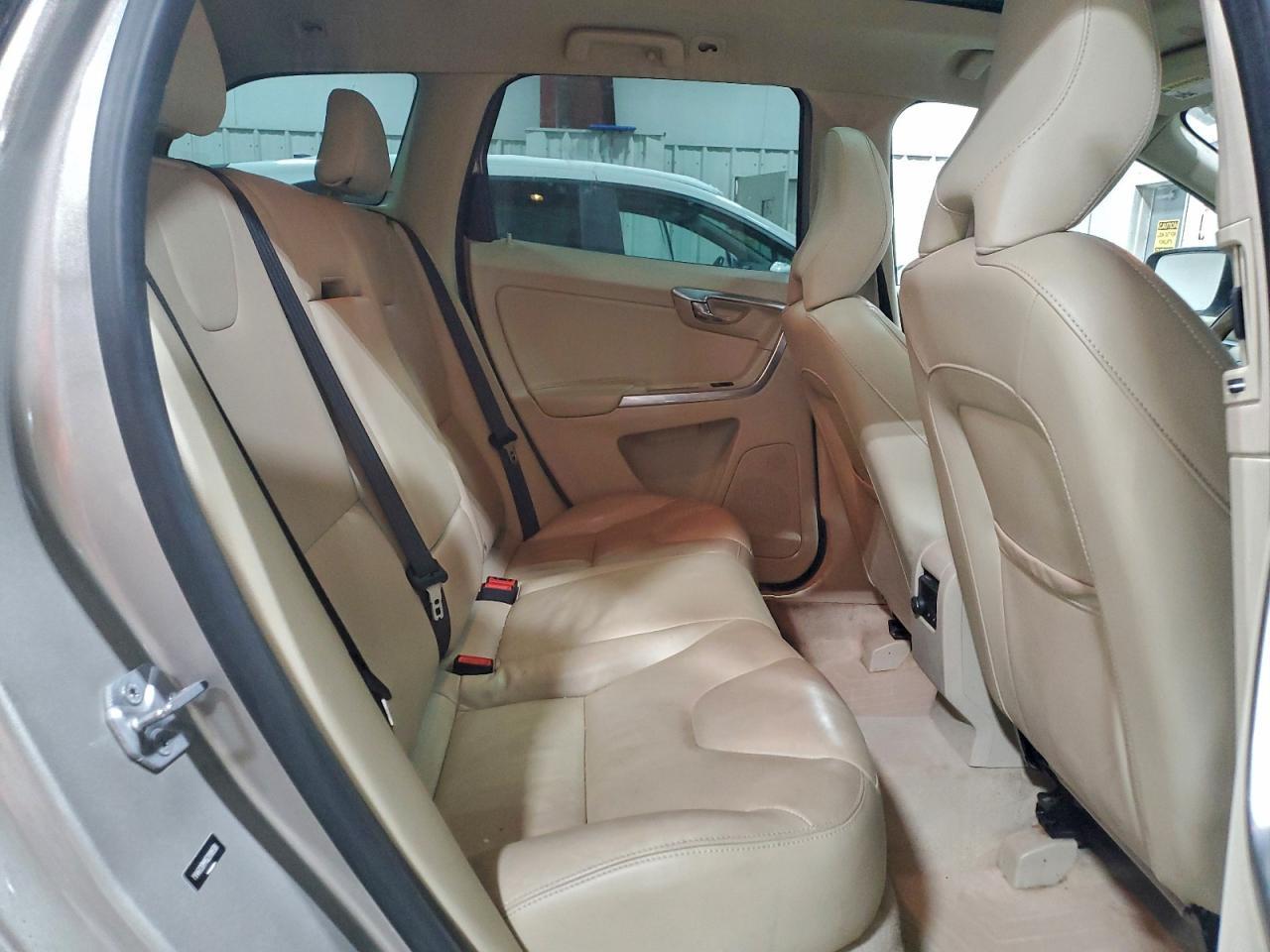 2016 VOLVO XC60