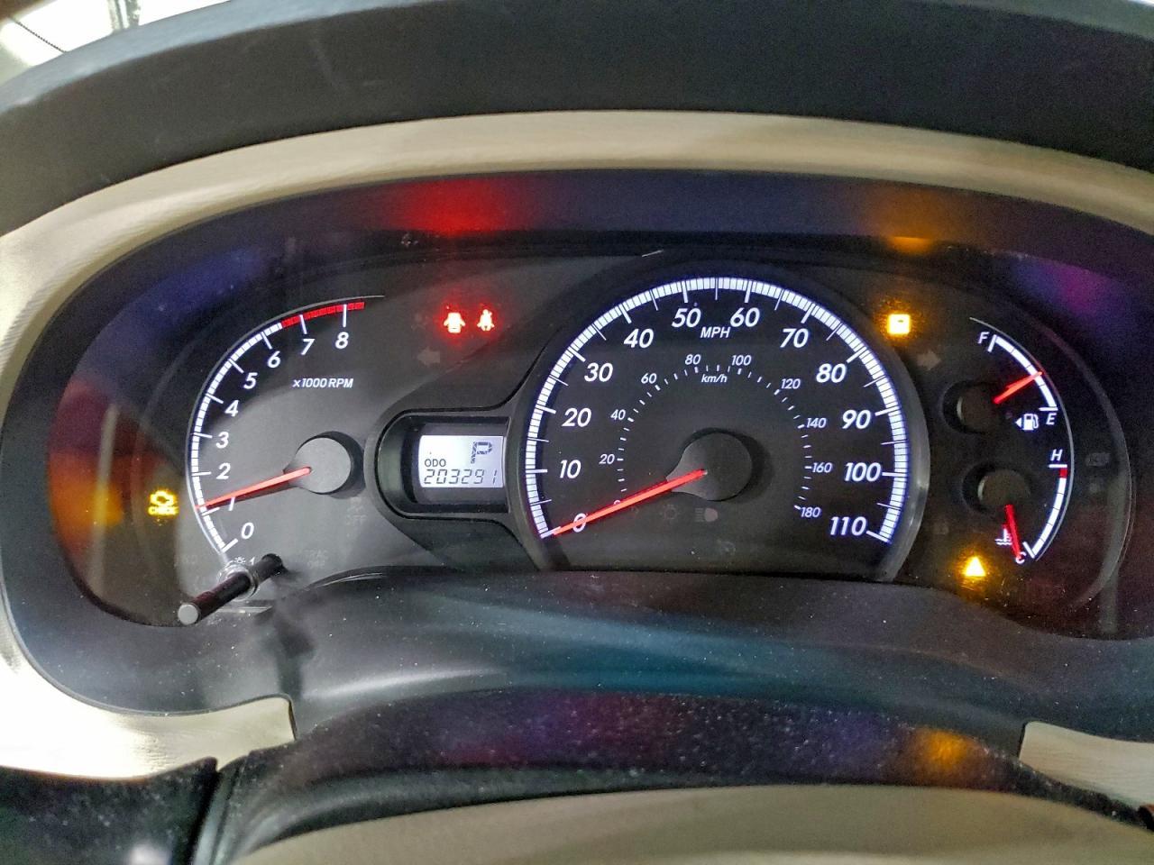 2011 TOYOTA SIENNA