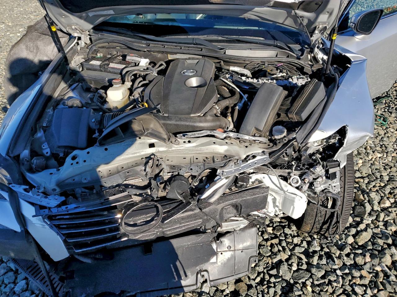 2016 LEXUS IS 200t