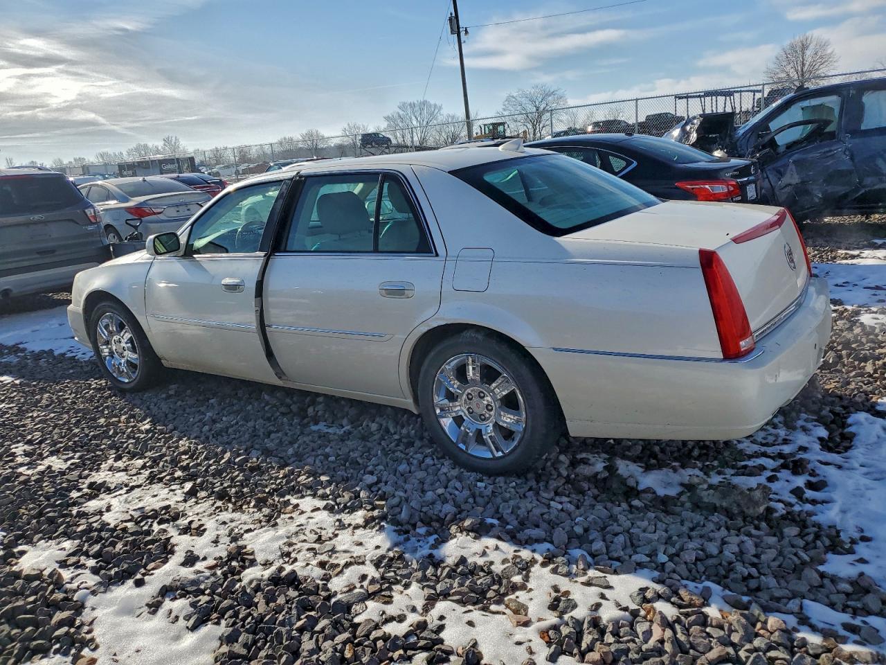 2011 CADILLAC DTS