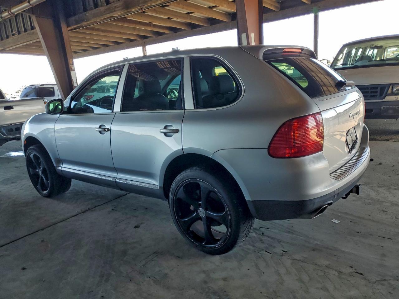 2004 PORSCHE CAYENNE