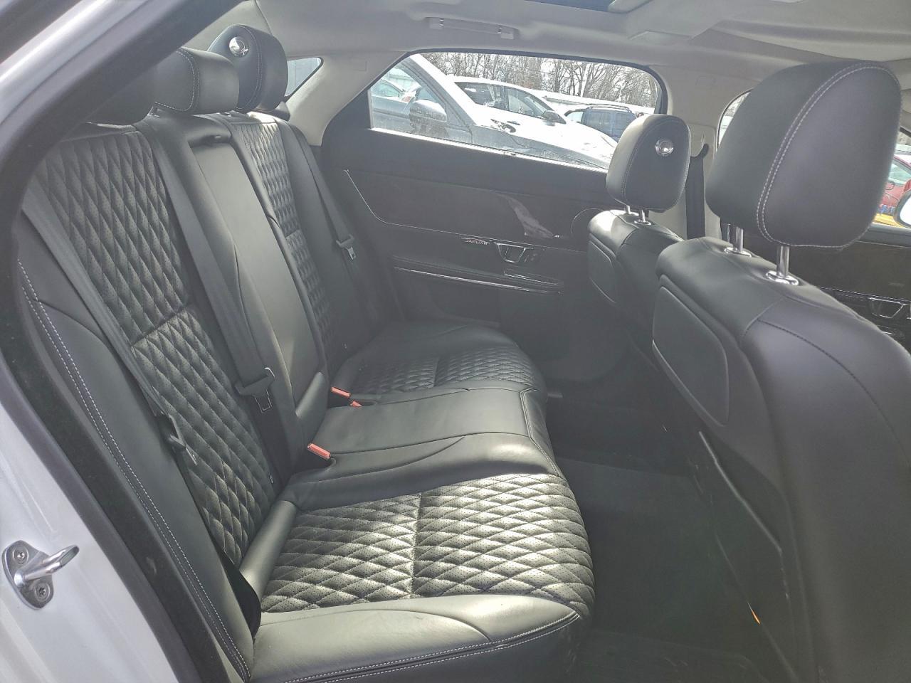 2016 JAGUAR Xj-Series