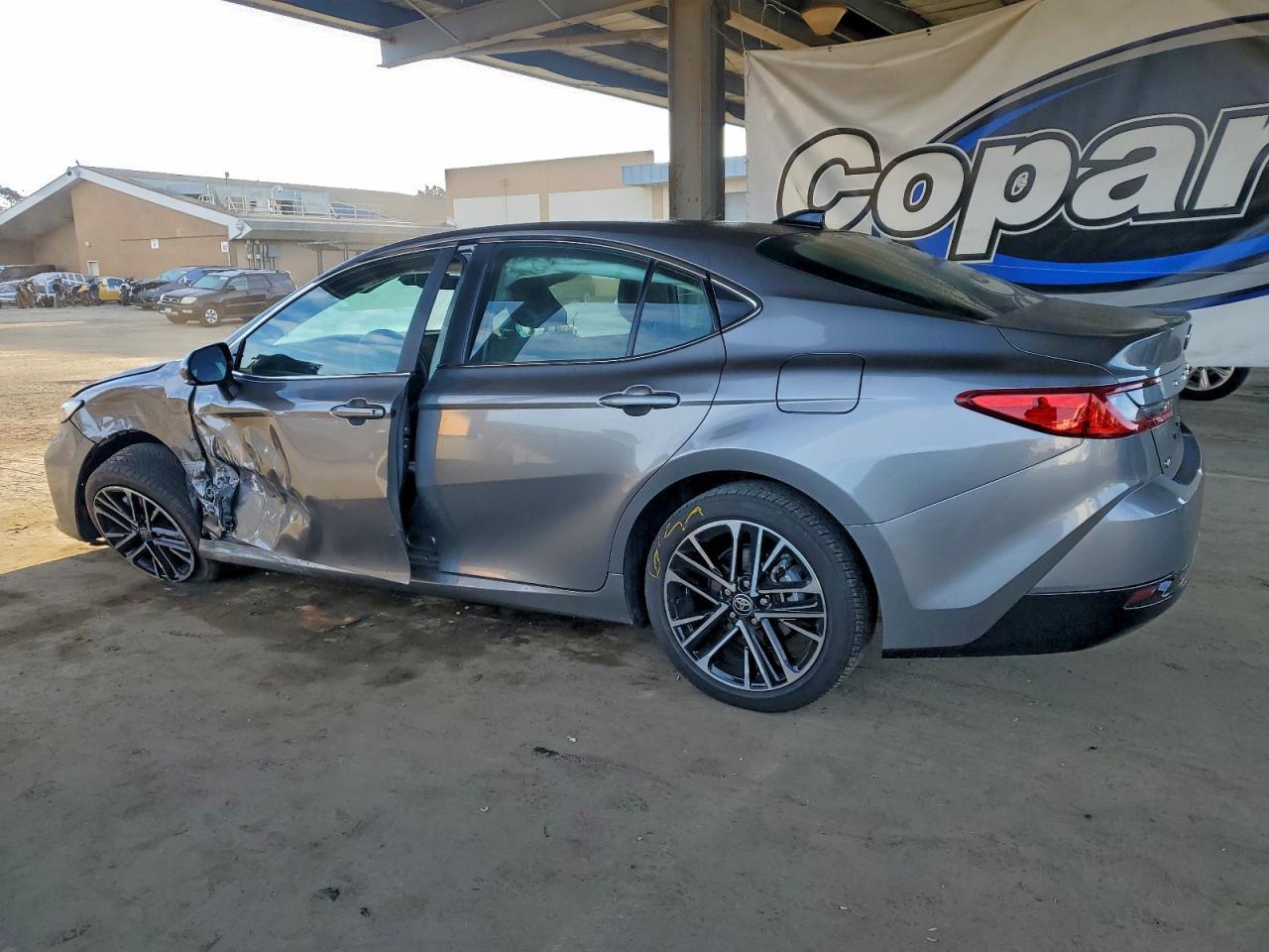 2025 TOYOTA CAMRY