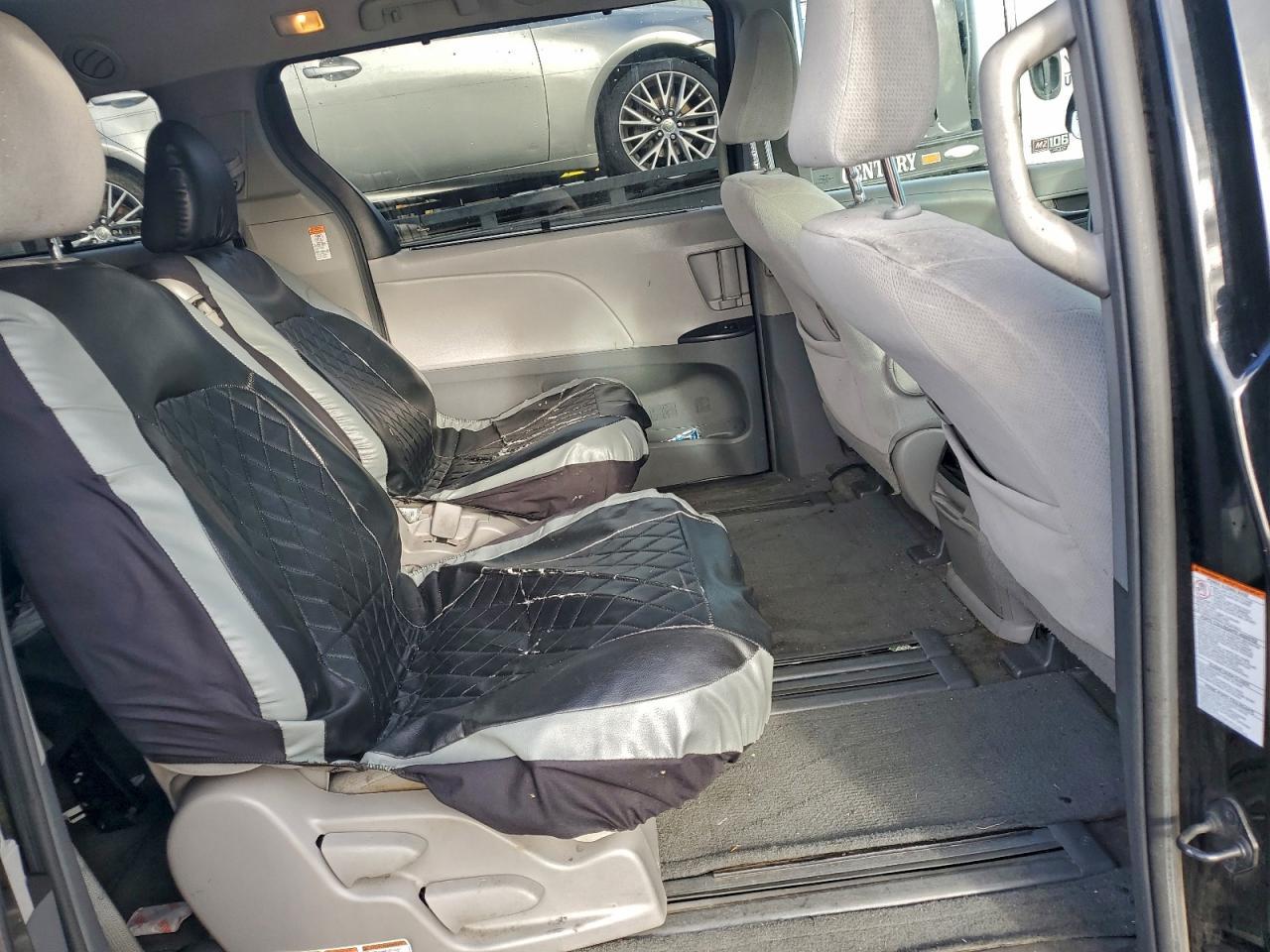 2015 TOYOTA SIENNA