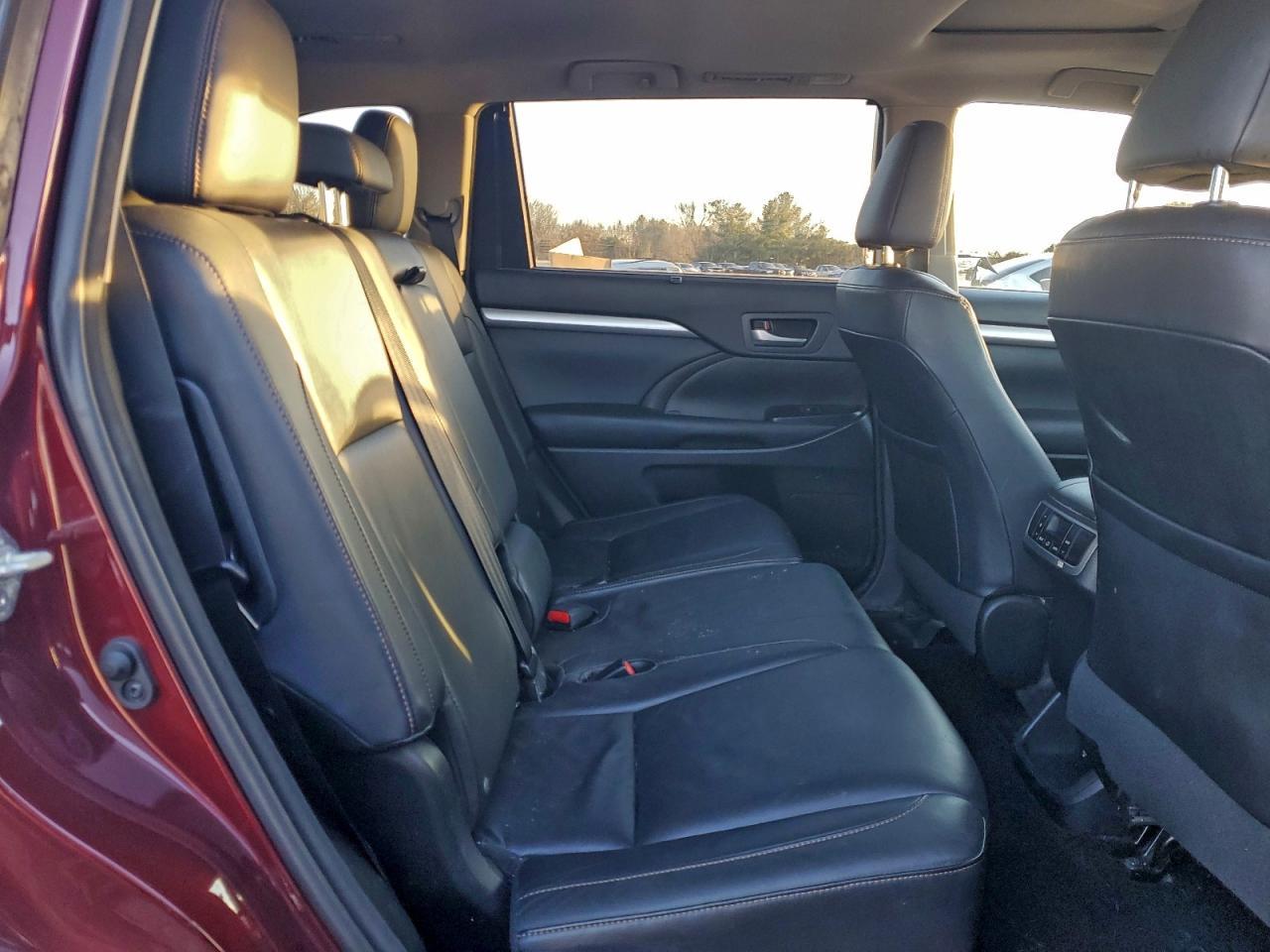 2015 TOYOTA HIGHLANDER