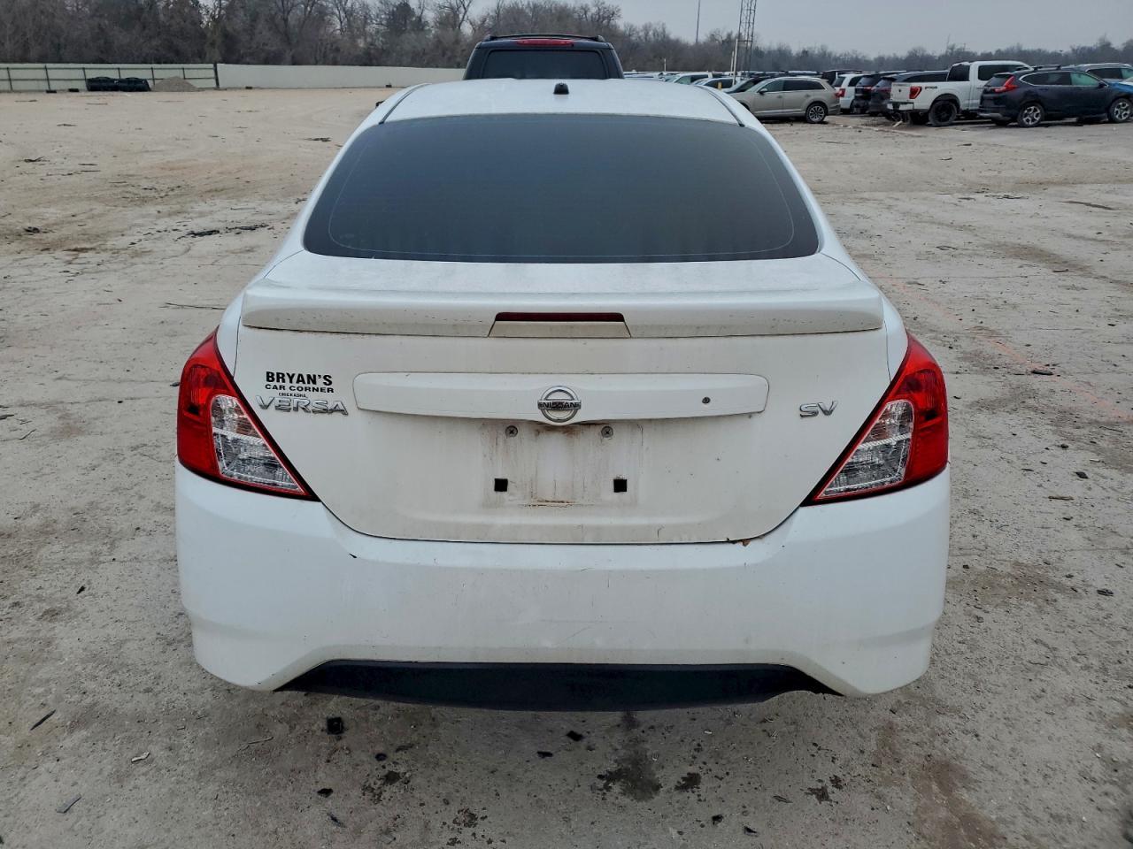 2018 NISSAN VERSA