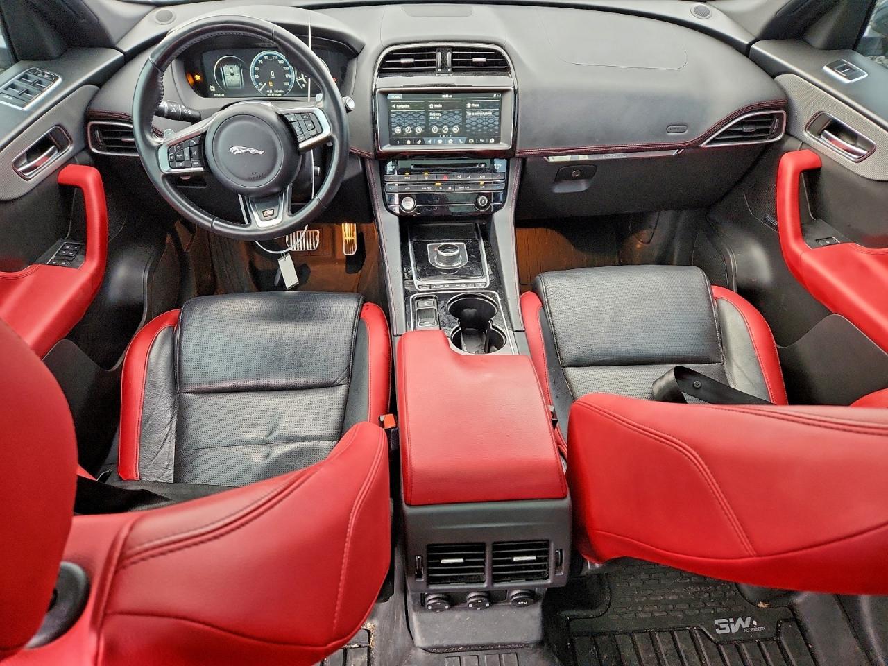 2017 JAGUAR F-Pace