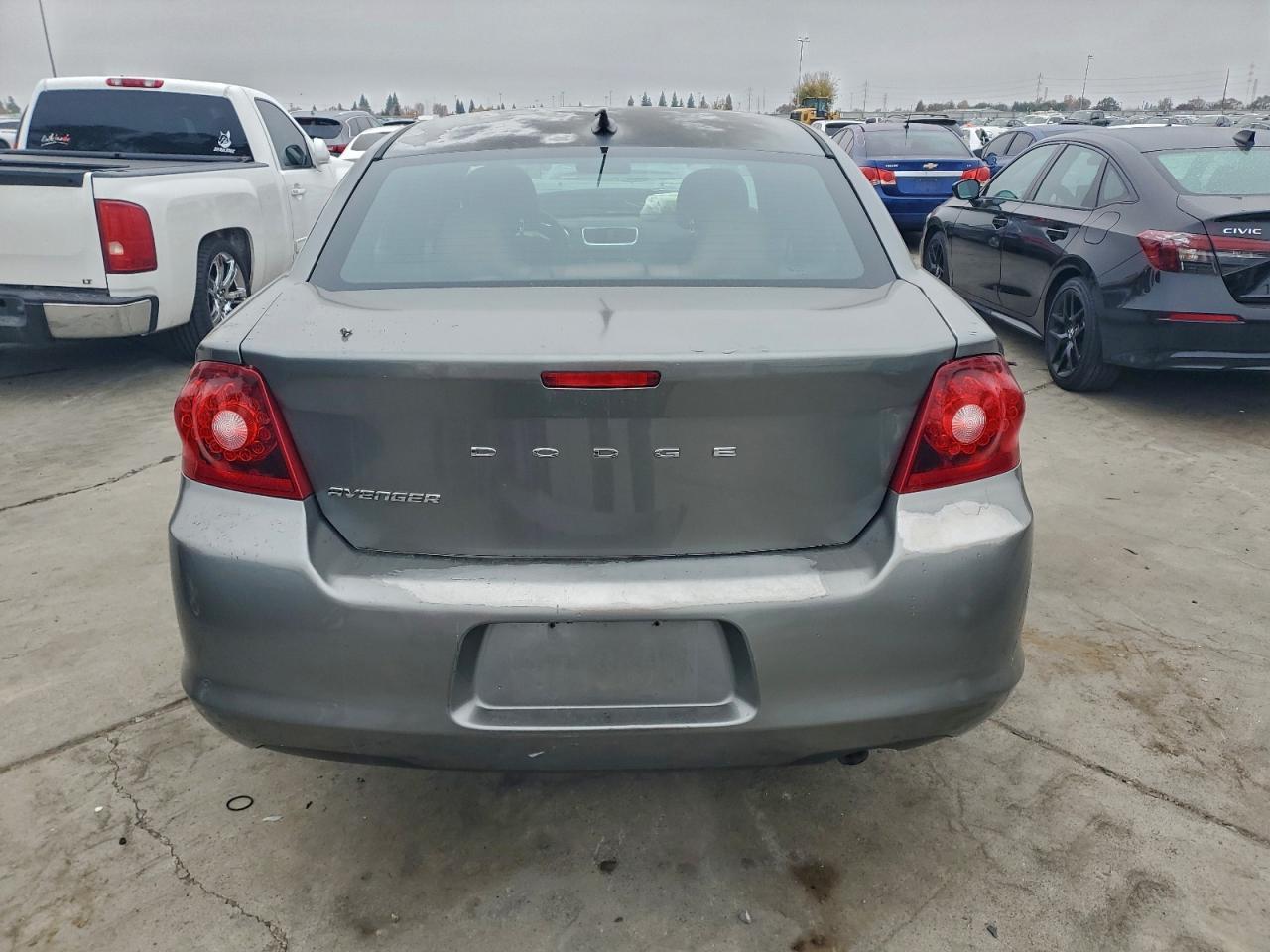 2012 DODGE Avenger