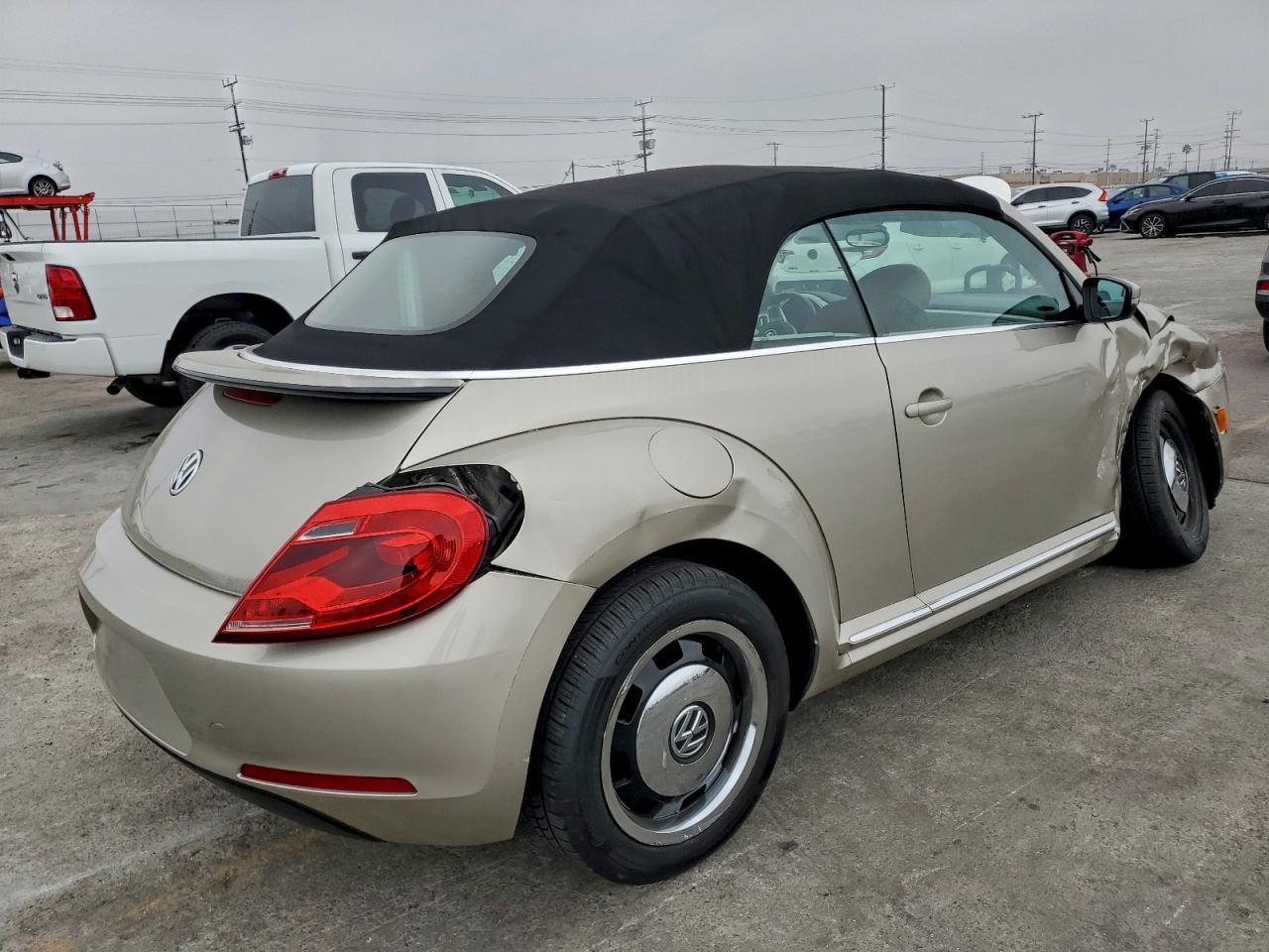 2015 VOLKSWAGEN Beetle