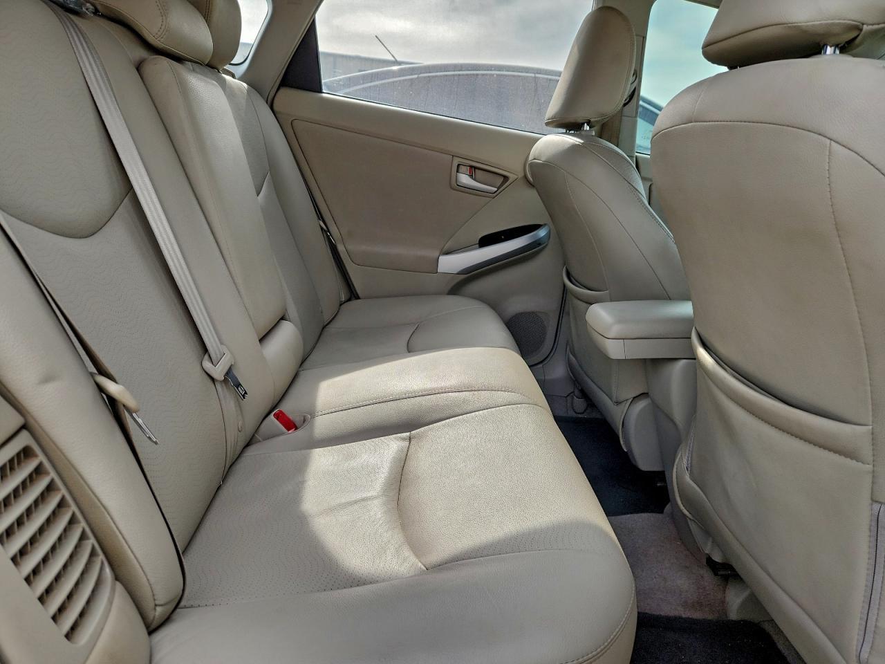 2011 TOYOTA PRIUS