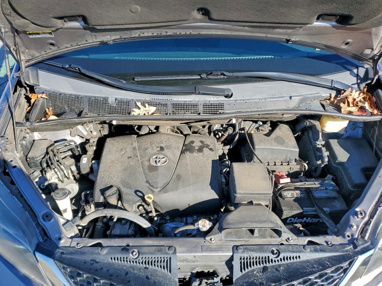 2017 TOYOTA SIENNA