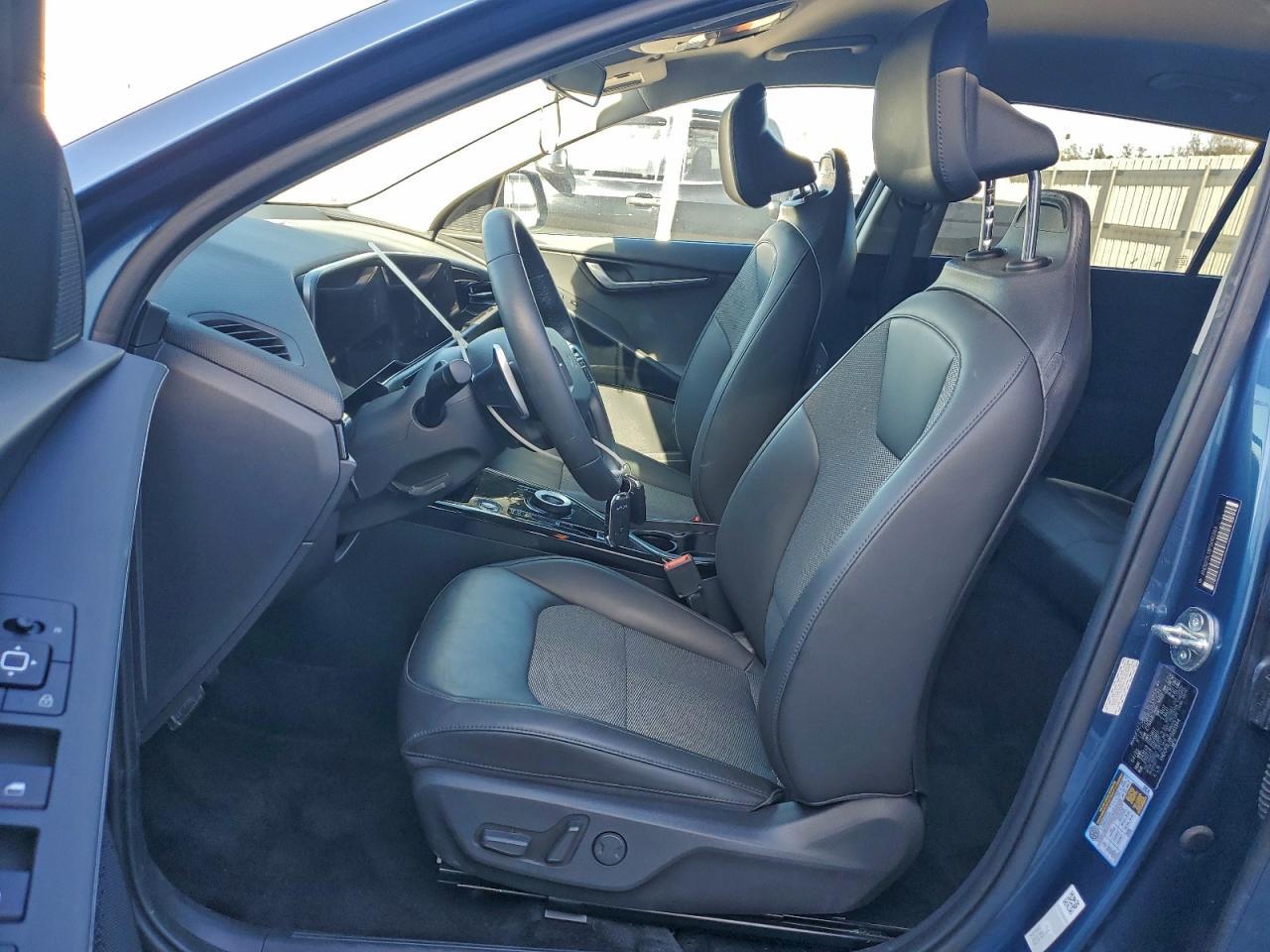 2023 KIA Niro