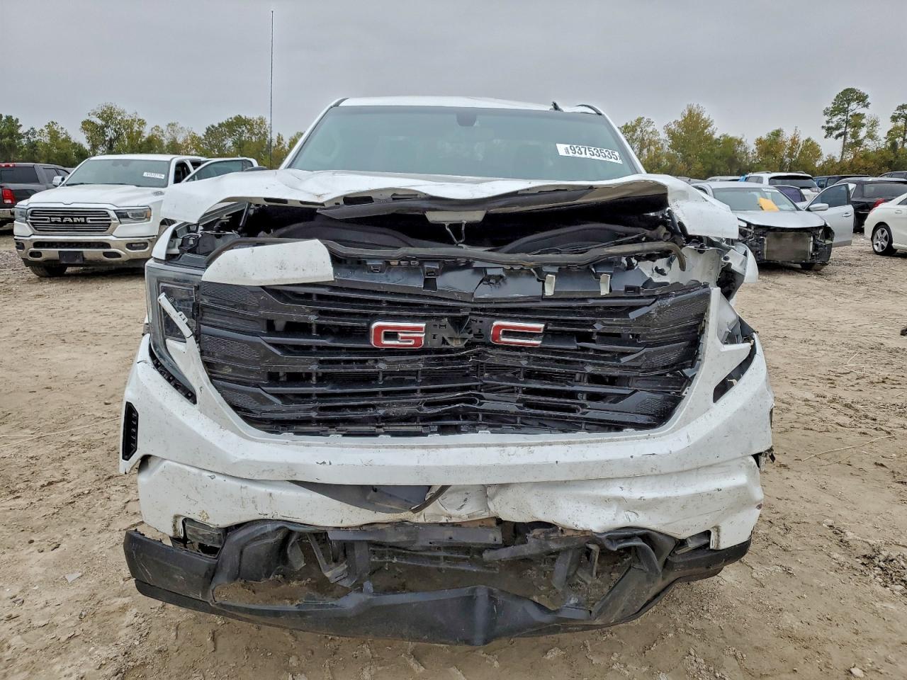 2024 GMC Sierra