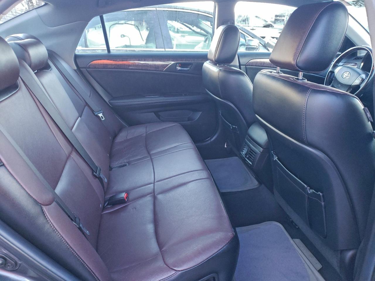 2011 TOYOTA Avalon