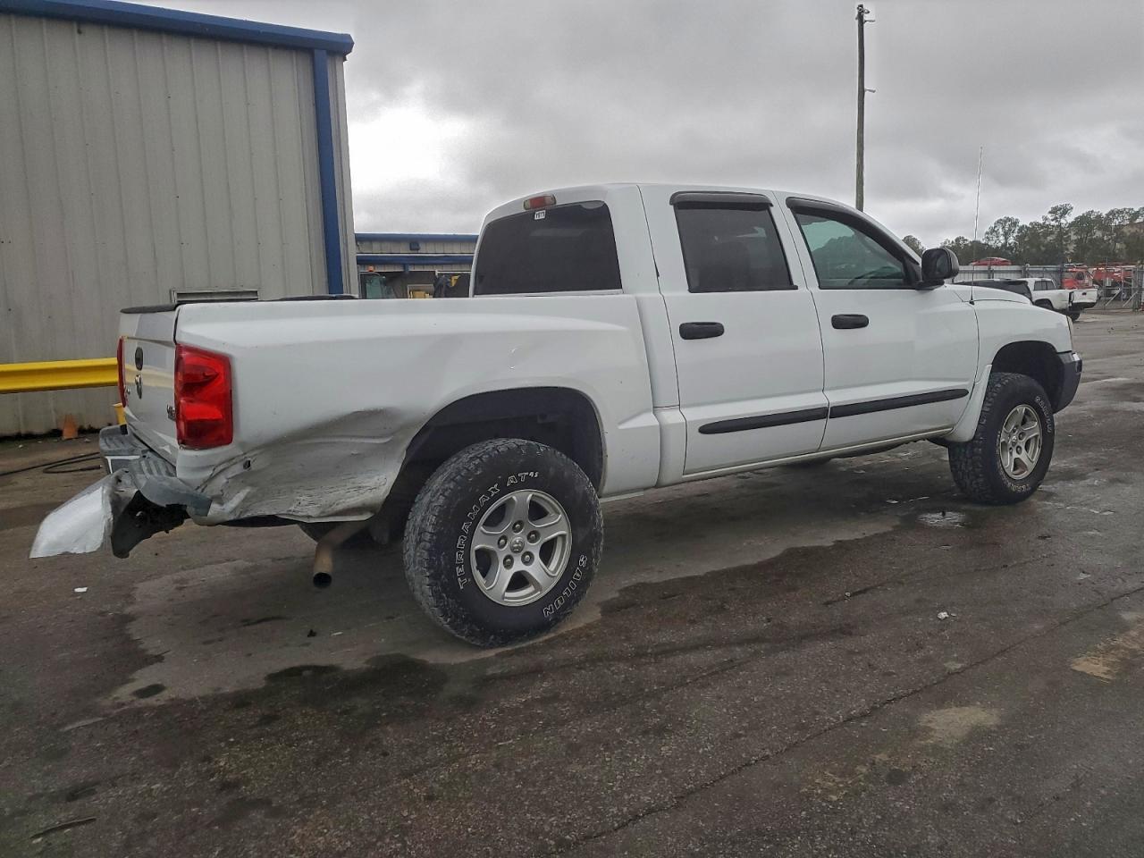 2005 DODGE Dakota