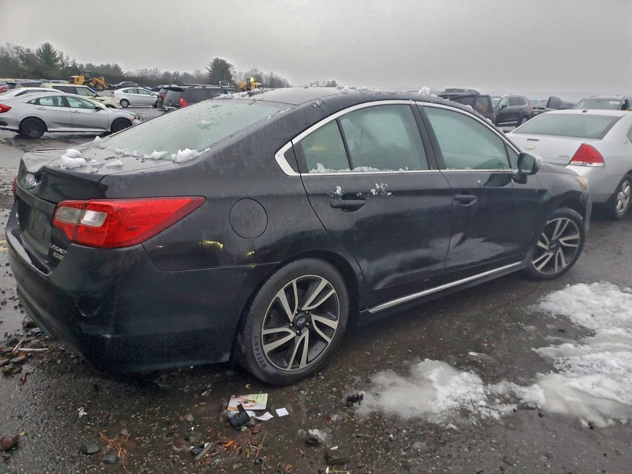 2017 SUBARU Legacy