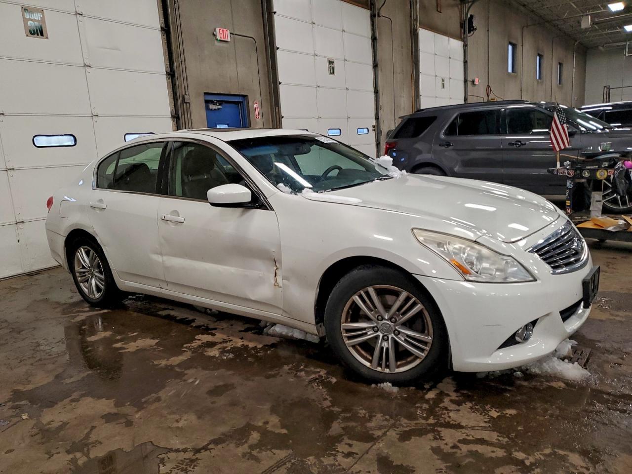 2013 INFINITI G37