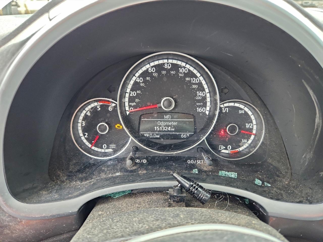 2014 VOLKSWAGEN Beetle