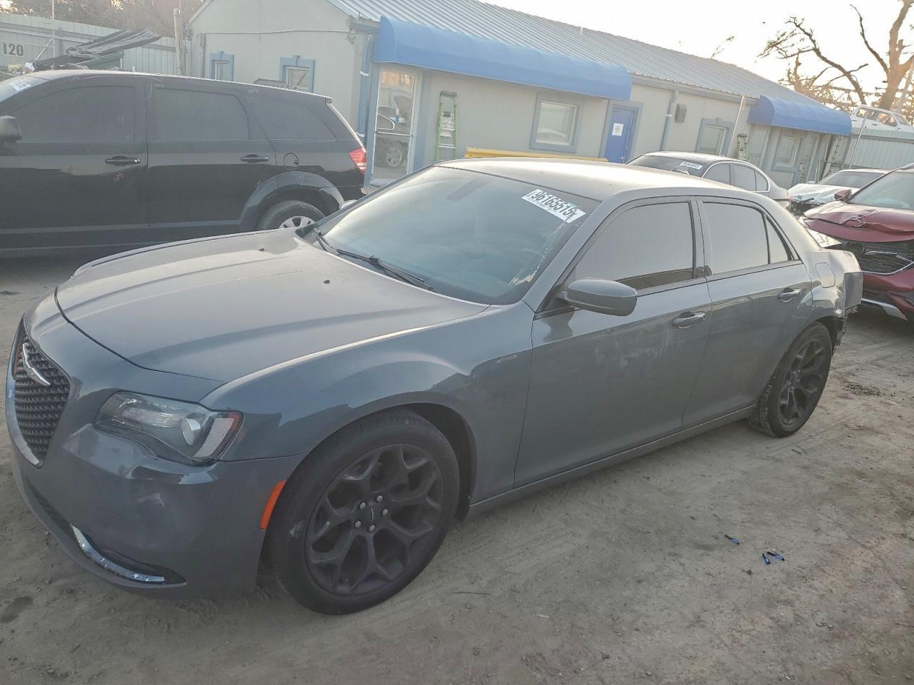 2019 CHRYSLER 300