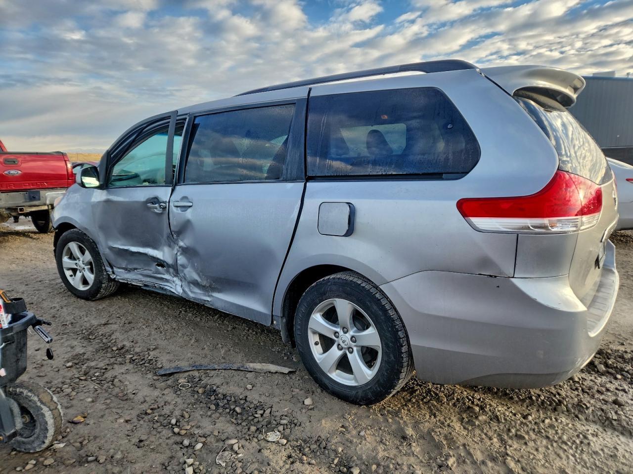 2012 TOYOTA SIENNA