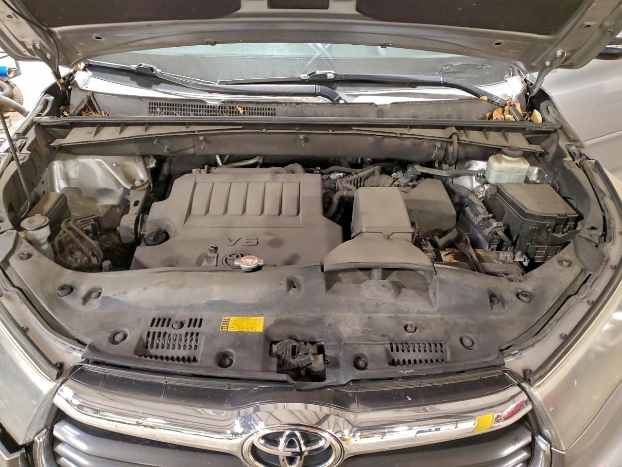2016 TOYOTA HIGHLANDER