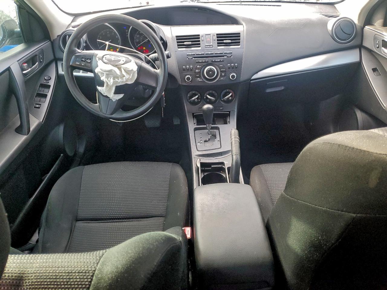 2013 MAZDA 3