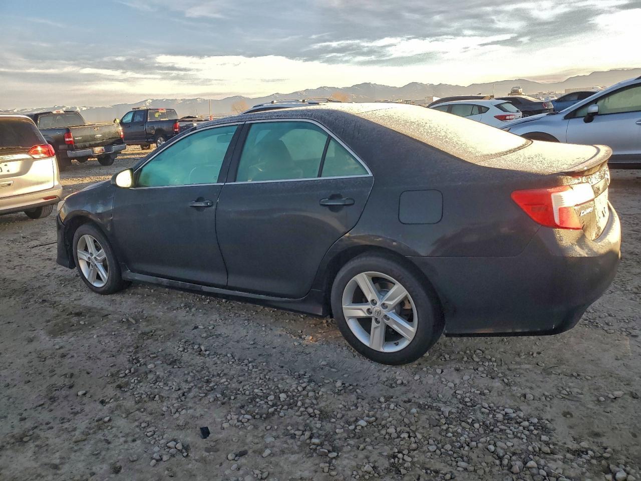 2013 TOYOTA CAMRY