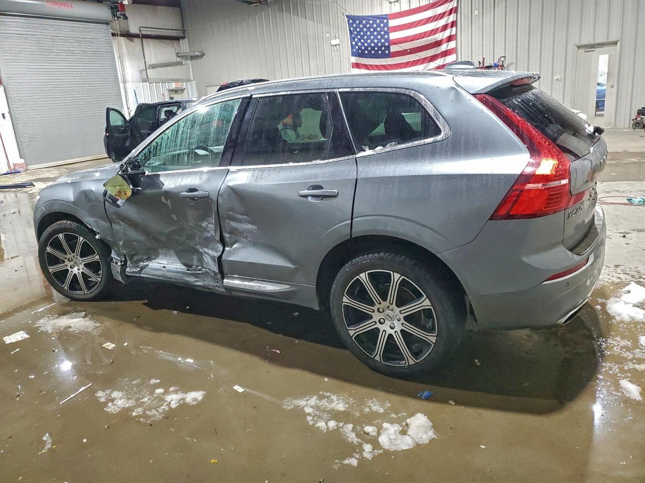 2021 VOLVO XC60