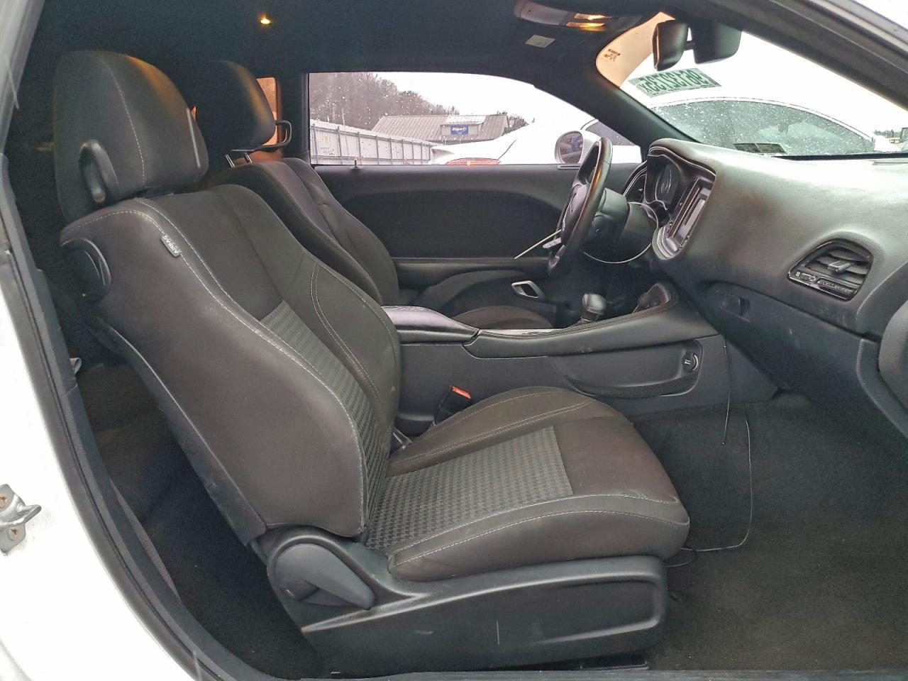2015 DODGE Challenger