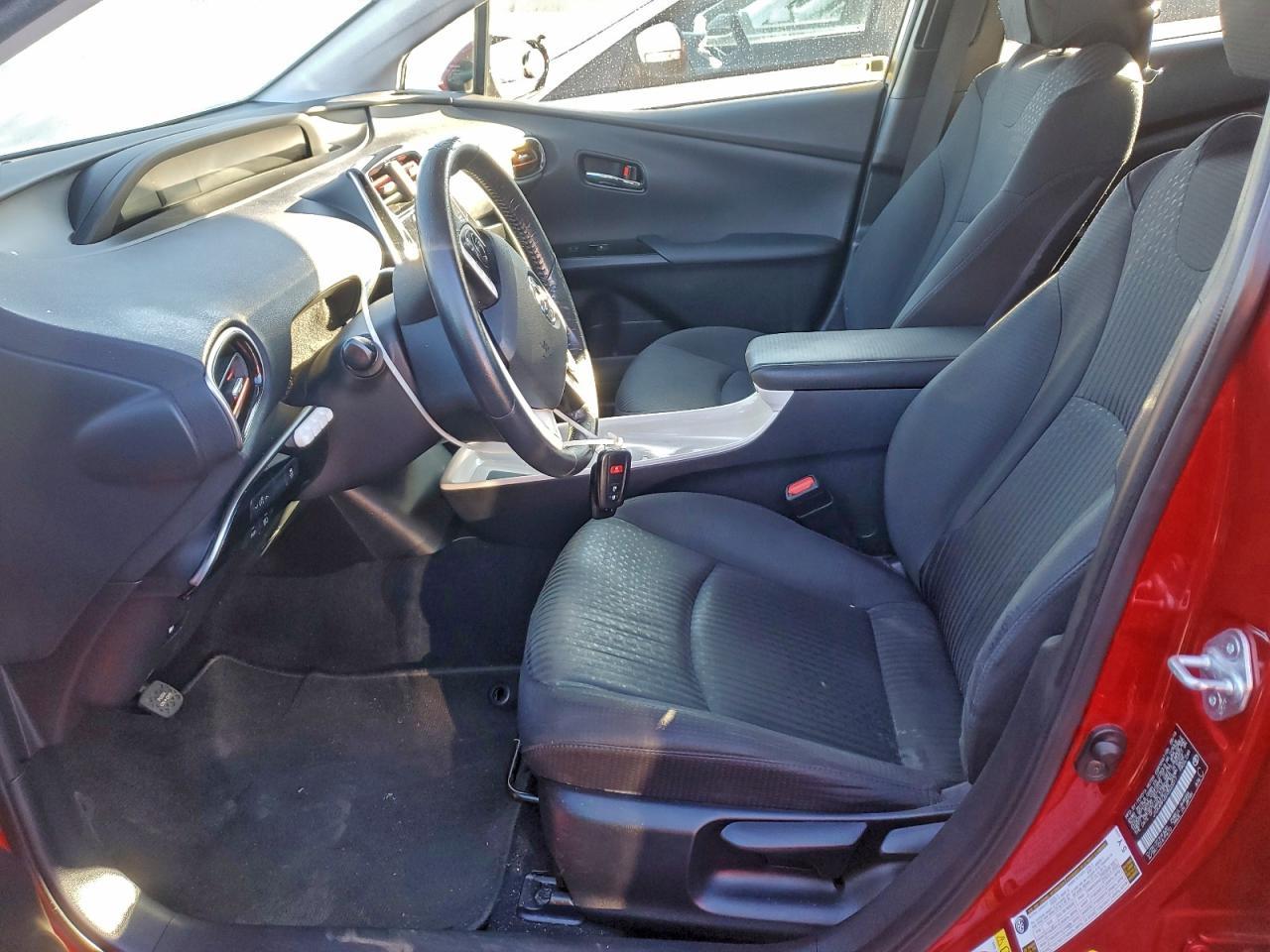 2016 TOYOTA PRIUS