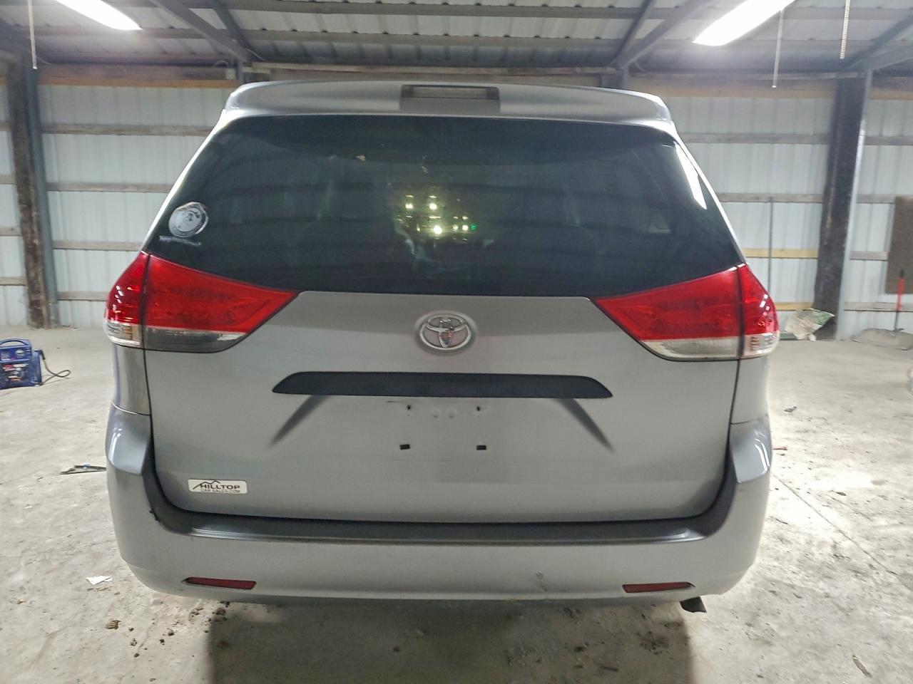 2013 TOYOTA SIENNA