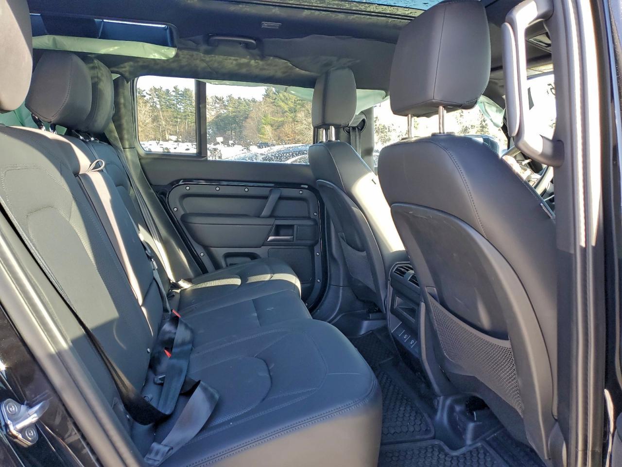 2025 LAND ROVER Defender