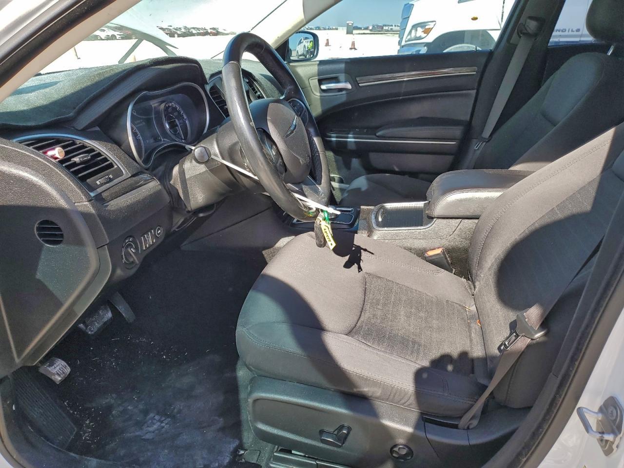 2019 CHRYSLER 300