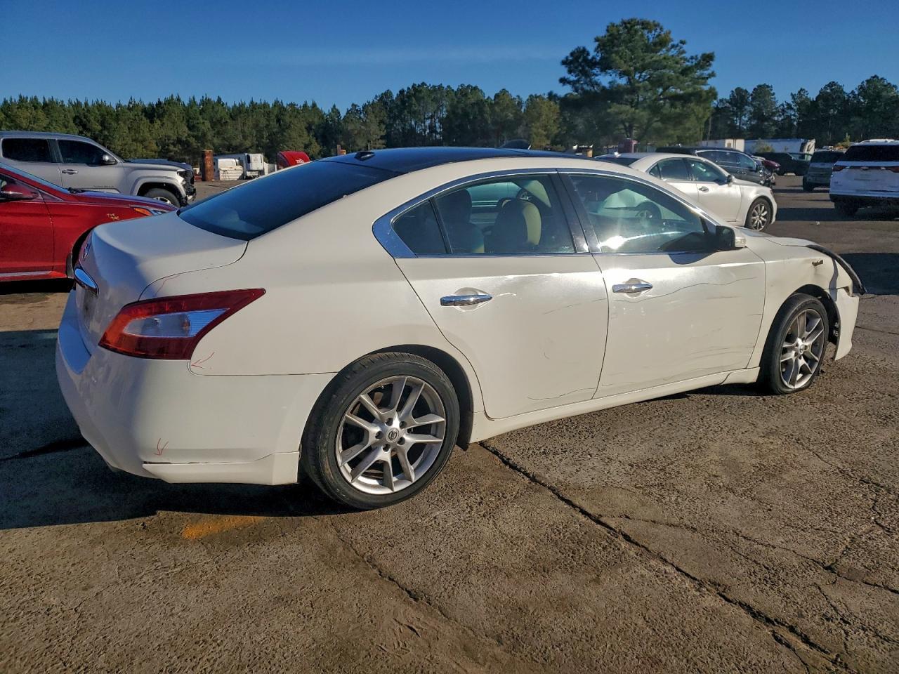 2011 NISSAN Maxima